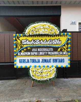 Papan Bunga Duka di Poris Plawad Utara